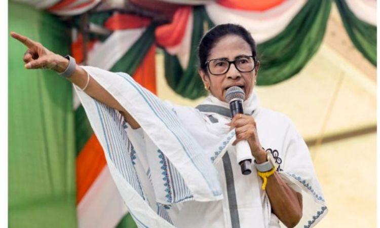 ممتا بنرجی کے بے وفاؤں کی نئی پارٹی . ’کچھ تو مجبوریاں رہی ہوں گی- یوں کوئی بے وفا نہیں ہوتا‘