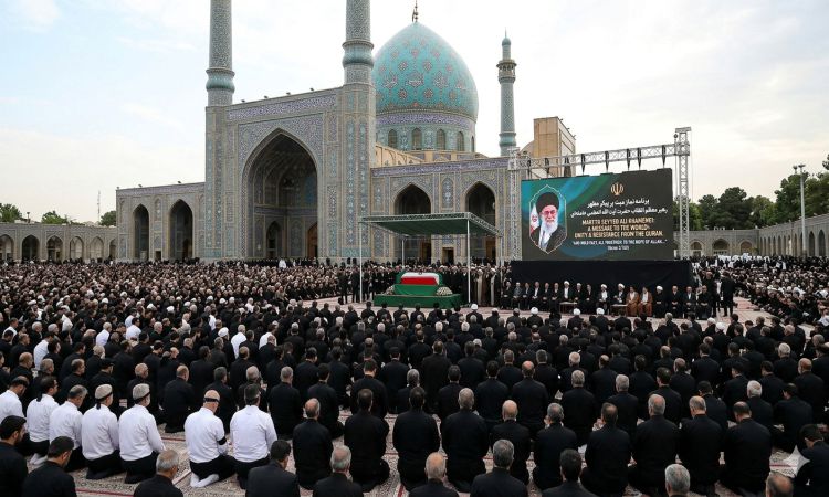 شہید سید علی خامنہ ای کی نماز جنازہ اور الوداعی تقریبات  سفارتی حکمت عملی کا بے مثال مظاہرہ اور دنیا بھر کے ملکوں کے لئے قرآنی پیغام