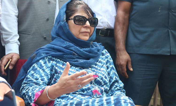پی ڈی پی نے جموں و کشمیر میں ‘خوف کے ماحول’، ’13 جولائی کے یوم شہدا پر پابندی’ پر تشویش کا اظہار کیا