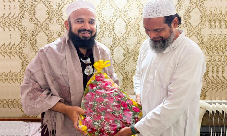 جمعیۃ علماء کے جنرل سیکریٹری حافظ پیر خلیق احمد صابر سےالحاج محمد فارق شبلی کی خیرسگالی ملاقات
